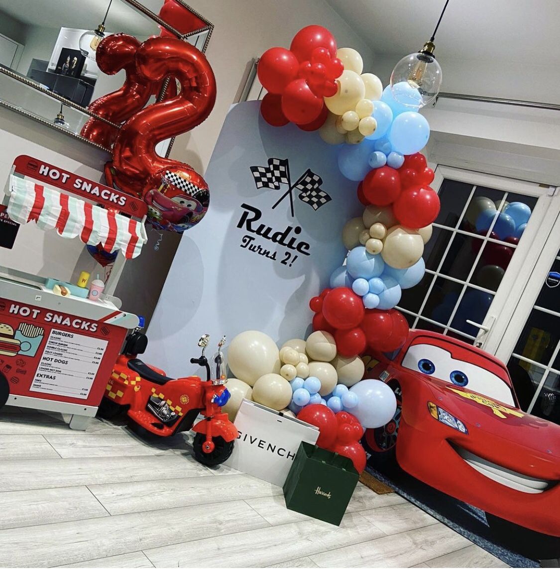 Local balloon Artist!