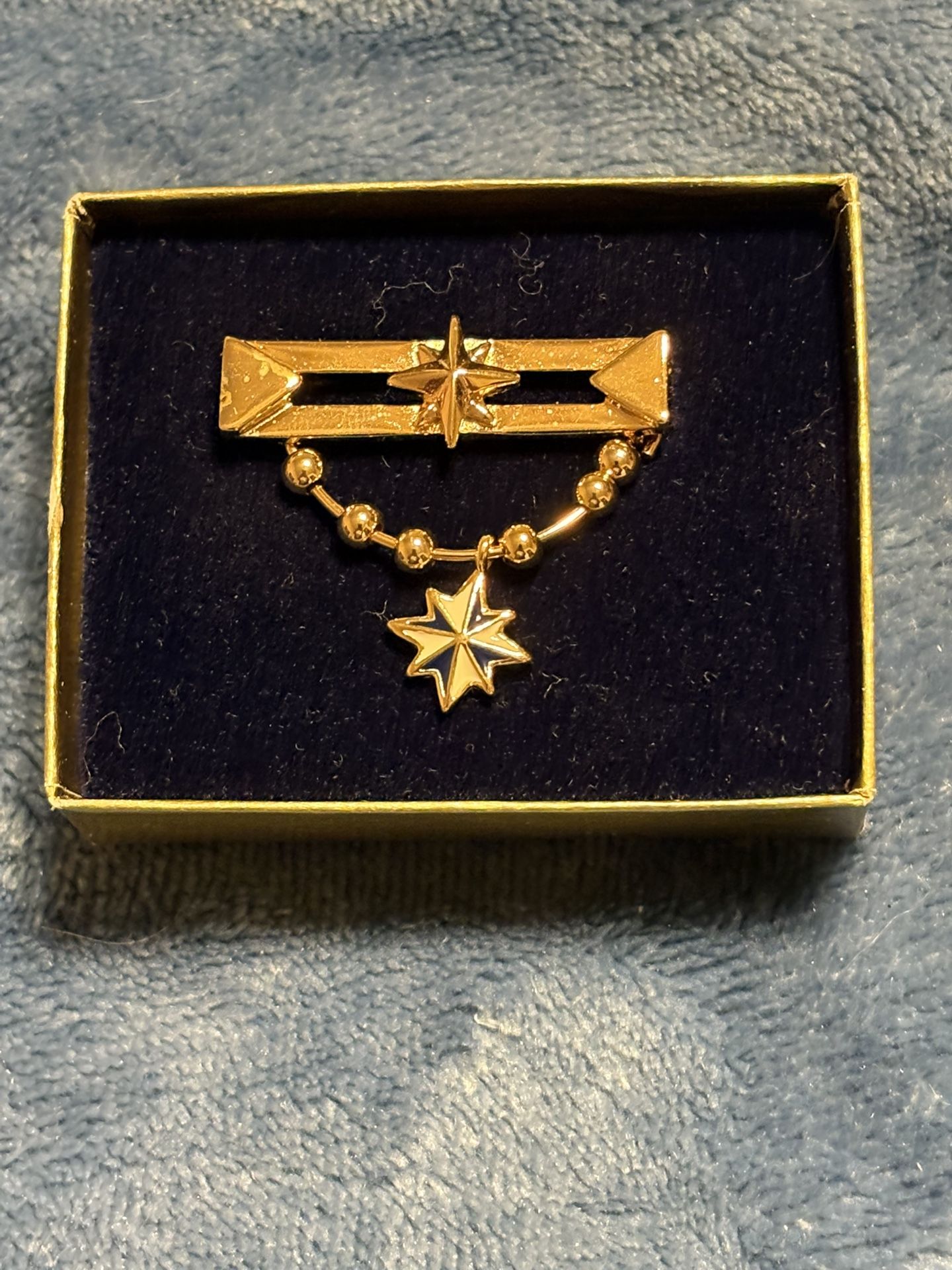 AVON Vintage Bar Charm Brooch  Star Dangle Gold  Pin