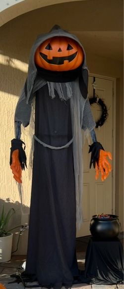 Lewis jack o lantern Halloween Decor