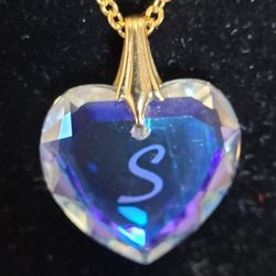 Vtg  Austrian Crystal Heart Shape S Pendant With Gold Tone Chain 