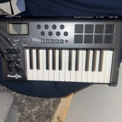 Keyboard  M-audio