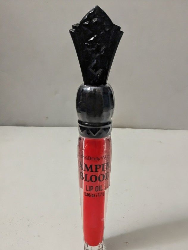 Vampire Lip Oil