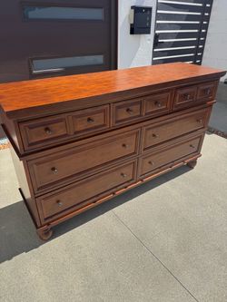 Pier 1 Imports 7-Drawer Wood Dresser – Excellent Condition