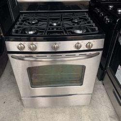 GE Gas Stove W/ 5 Burners 