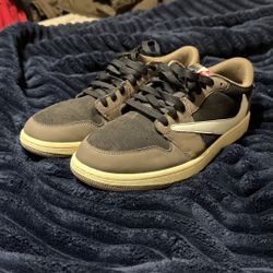 Travis Scott Low Dark Mocha Size 11.5 Men’s