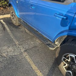 Ford Bronco 2021+ OEM Tube Step Bar 4 Door