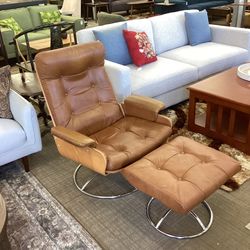 Mid Century Lounge Chair & Ottoman