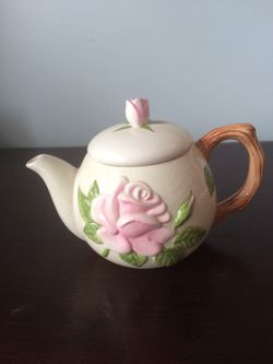 Rose Teapot - $10