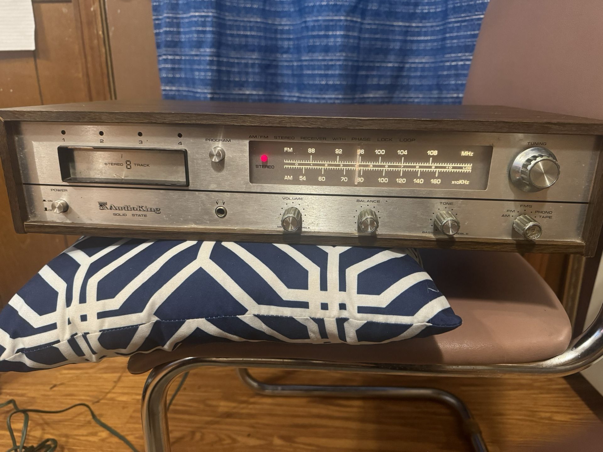 AM/FM 8 Track Stereo Receiver