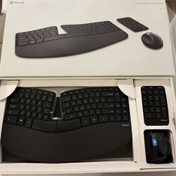Microsoft Sculpt Ergonomic Wireless Desktop Keyboard and Mouse - Black.