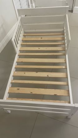 Toddler bed
