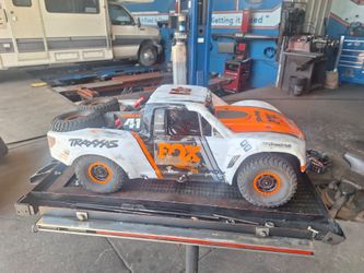 Traxxas udr