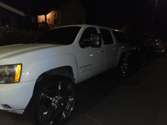 2007 chevy suburben on 30" wheels