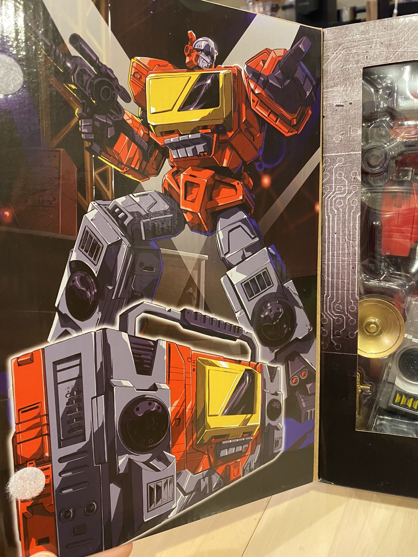 KFC Transistor Autobot (Blaster)