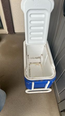 Rolling cooler