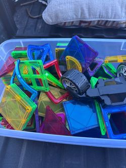 Magnetic Building Tiles Lot with Wheeled Car Base + Storage Bin