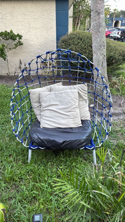 Egg shell patio chair