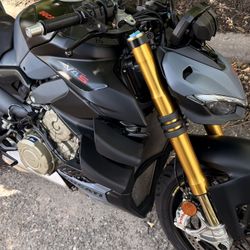 2024 Ducati Streetfighter V4 S