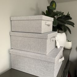 3 Storage Boxes With Lids 