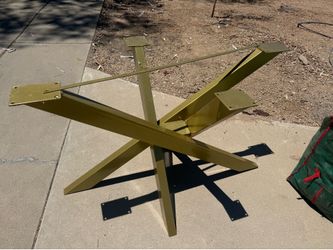 Golden Table Base