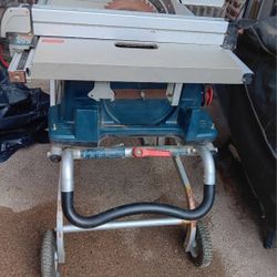 BOSCH table saw w/TS3000 GRAVITY RISE Stand