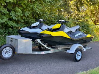 2015 Seadoo Spark Jet Skis Pair Set