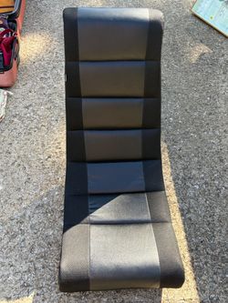 🎮 Black Floor Gaming Chair – Excellent Condition!