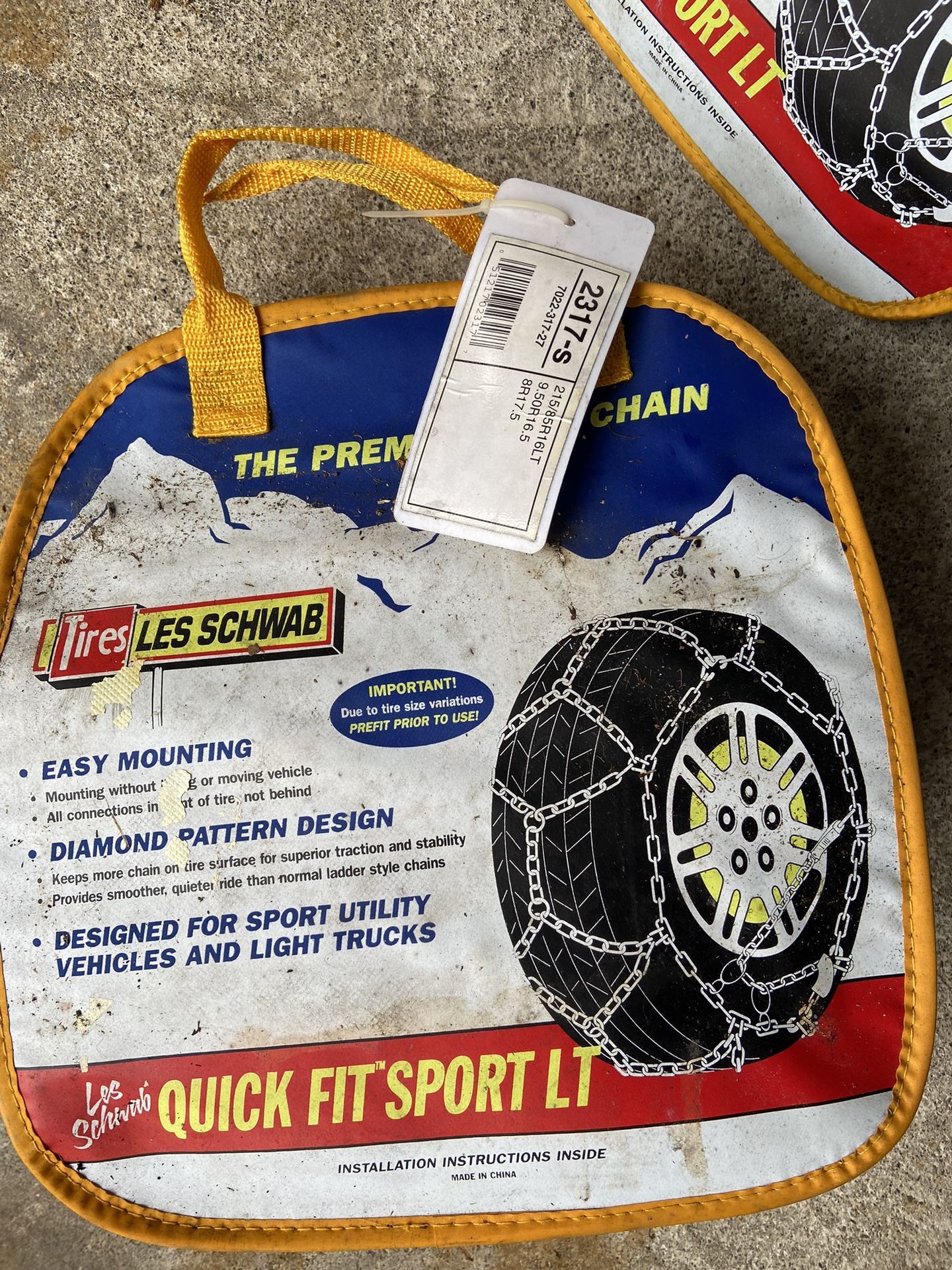 New Les Schwab Tire Chains for SUV/Light Truck for Sale in Covington