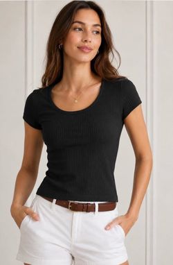 Abercrombie & Fitch black ribbed lettuce hem round neck t-shirt, size S