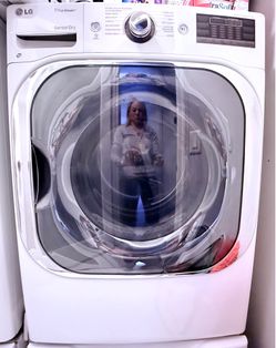 LG Large Gas Dryer With Turbo Steam- Great Condition!