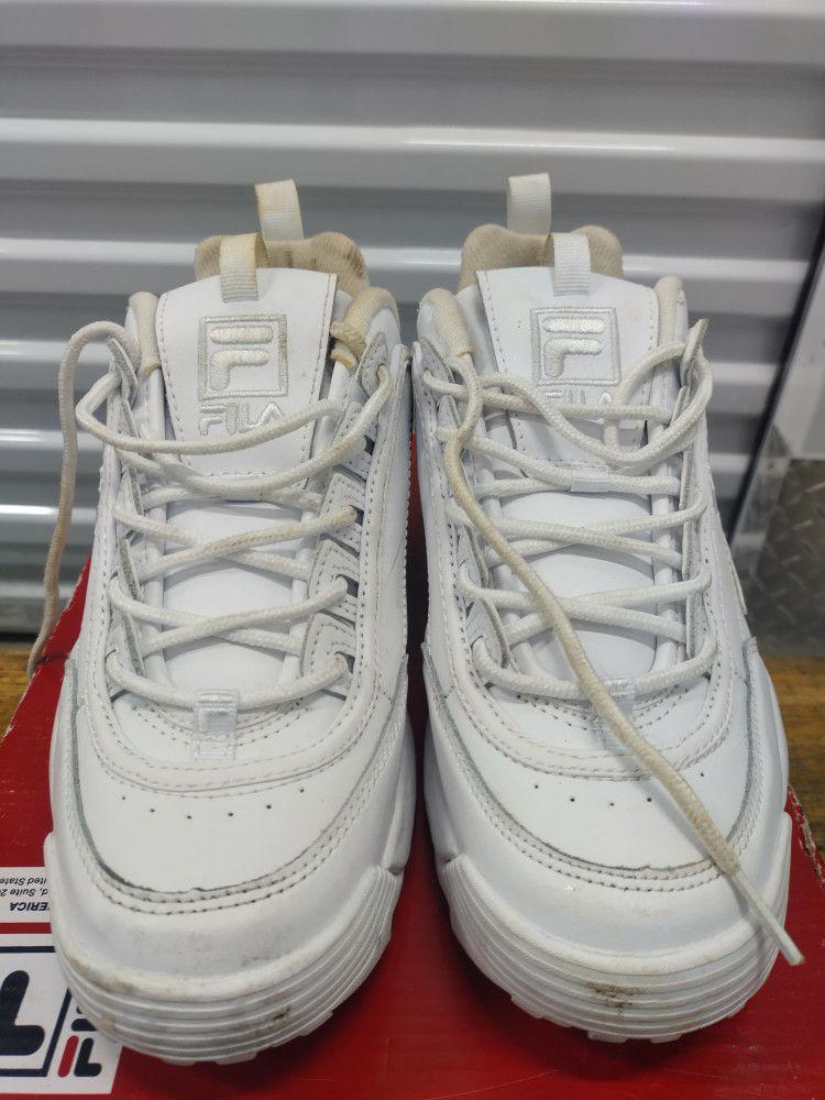Thorny Ged Ved daggry Fila Sneakers Size 9 1/2 for Sale in Bronx, NY - OfferUp