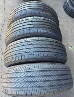 225/65/17 Michelin vendo un set de llantas usadas excelente condiciones de vida las 4 ✅🤩I am selling a set of used tires, all 4 in excellent living c