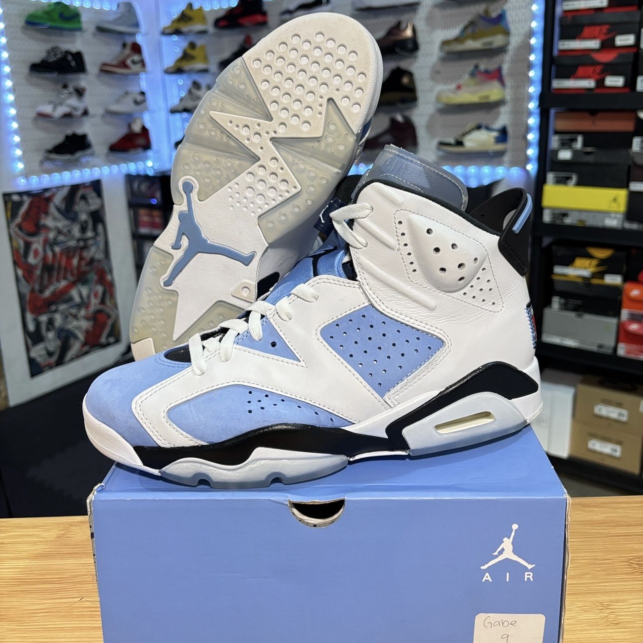 AIR JORDAN 6 RETRO “UNC” SZ 9
