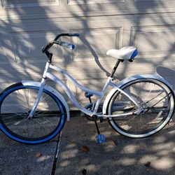 Huffy beach cruiser 26" wheels $160