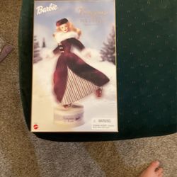 Victorian • ICE SKATER™ Barbie 