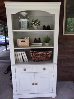 Ethan Allen Bookshelf Cabinet