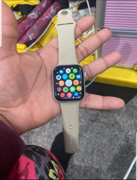 Arcaico discreción celebrar Apple Watch For Free To First person To wish happy wedding anniversary with  the screenshot of the post Through My Number 904--458--7247 for Sale in  Washington, DC - OfferUp