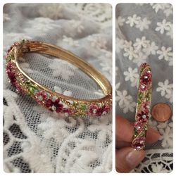 14K plated gold bracelet, brand new! Beautiful design! Size fits all! 😘😘