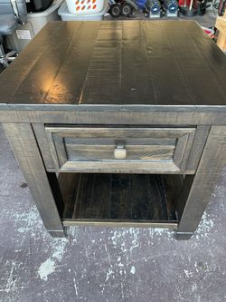 Hard Wood End Table Great Condition