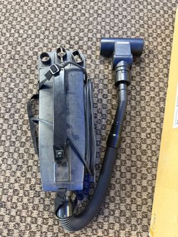 Oreck compact handheld vacuum (Works)