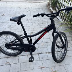 Trek Precaliber 20" Boy's Bike