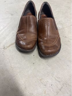 Stylish and Practical Leather  Clogs Women's Size 9
