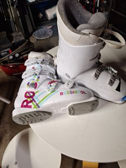 Like New Rossignol  ski boots mondo 23.5 (275 mm