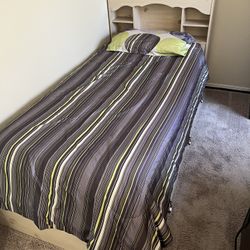 Girls 4 Piece Bedroom Set