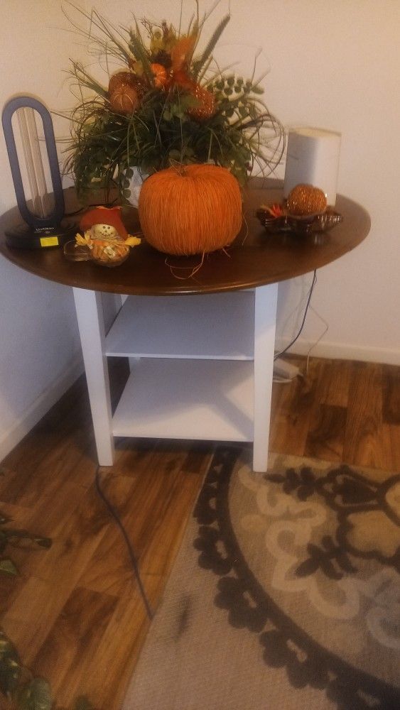 Round 4 Person Dining Room Table New Other