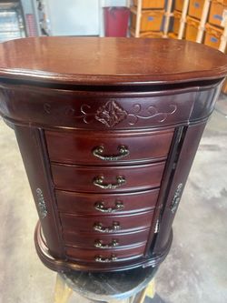 Jewelry box
