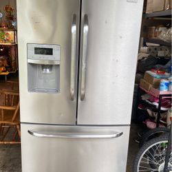 Frigidare Refrigerator 