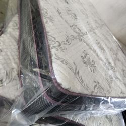 Queen Pillow Top Bed With Box Spring Same Day Deliver 