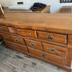 1990’s solid wood dresser with mirror top