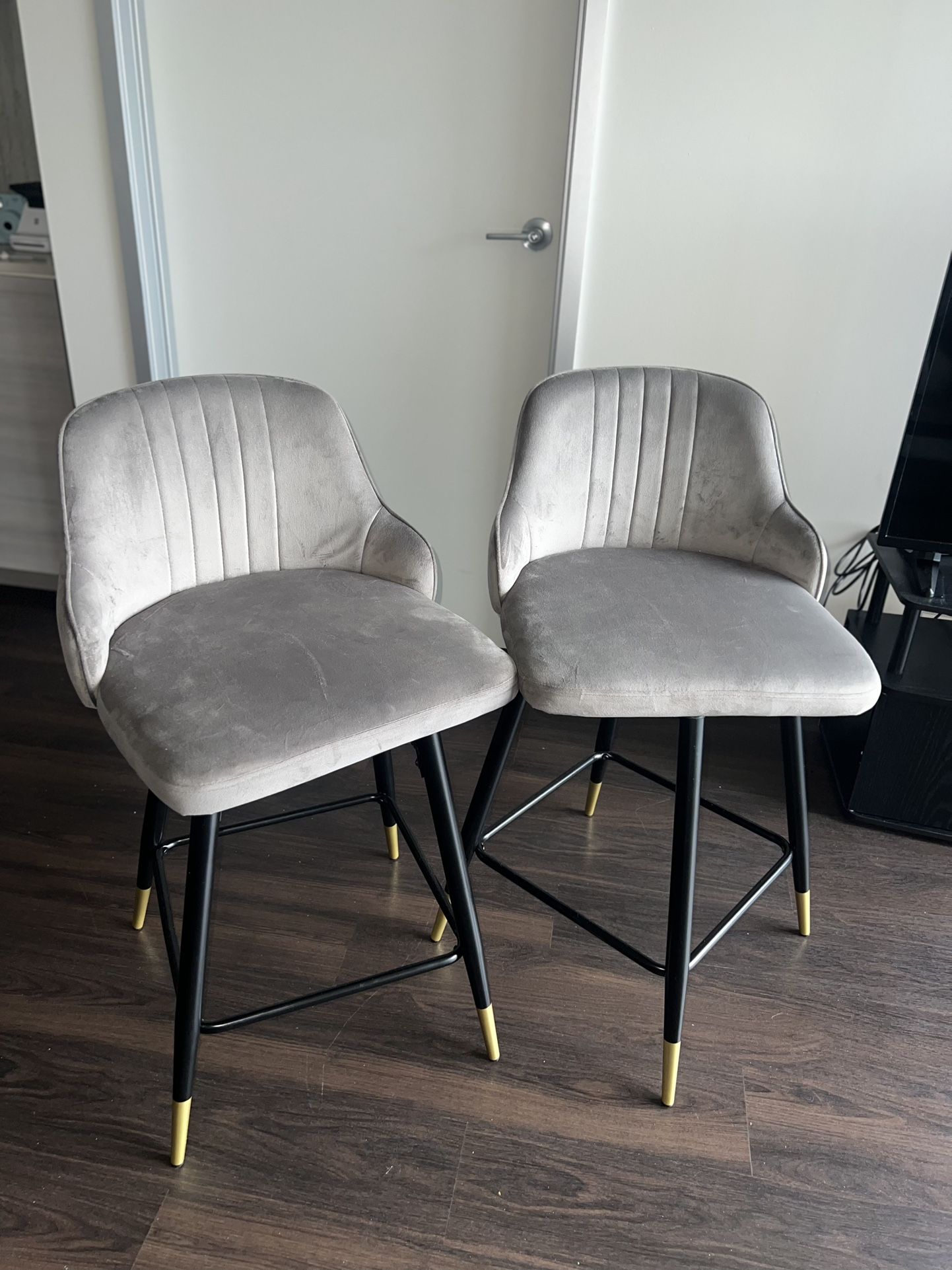 25” Swivel Counter stools - Grey (2)